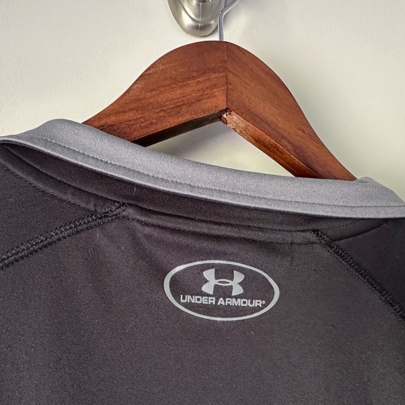 Under Armour Heat Gear Pullover - Picture 4 of 4